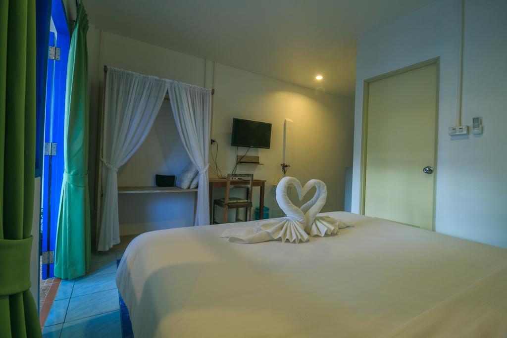 Frog House Bed & Breakfast (Adults Only) Patong 外观 照片