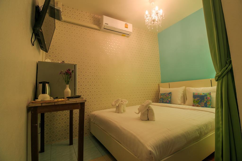 Frog House Bed & Breakfast (Adults Only) Patong 外观 照片